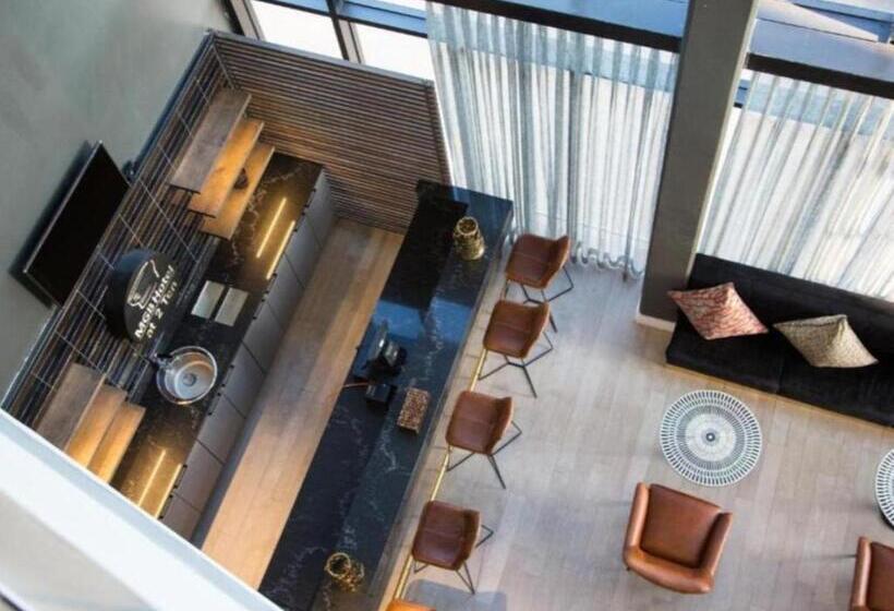 Mgb Hotel At 2ten