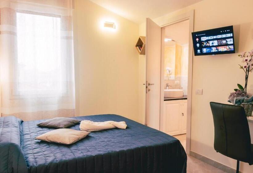 پانسیون Affittacamere Orchidea For Tourists And Hesperia Hospital