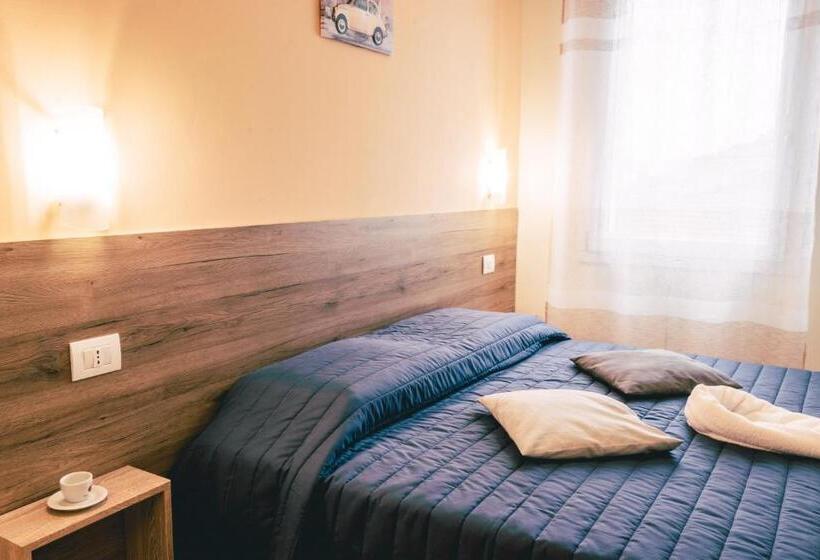 پانسیون Affittacamere Orchidea For Tourists And Hesperia Hospital