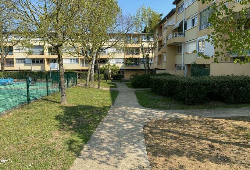 Pensjonat Chambre    Proche Gare Tgv Et Paris