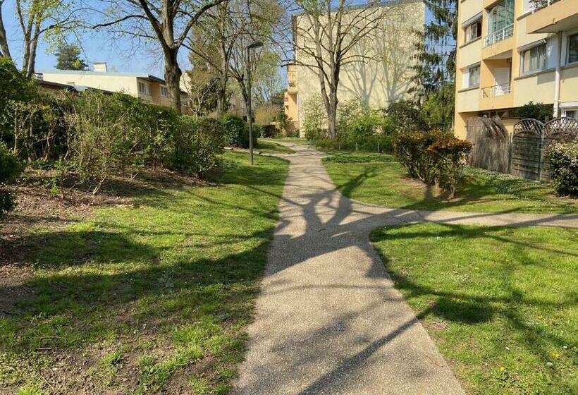 Pensjonat Chambre    Proche Gare Tgv Et Paris