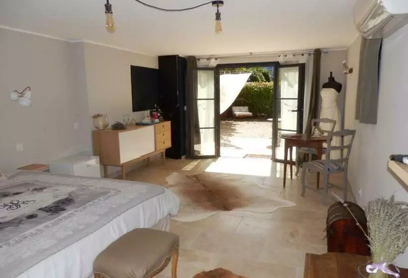 Majatalo La Secrète Chambre De La Tour