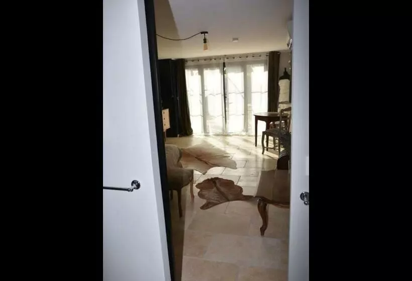 Majatalo La Secrète Chambre De La Tour