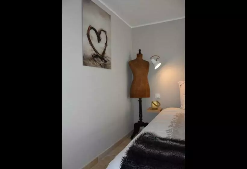 Majatalo La Secrète Chambre De La Tour