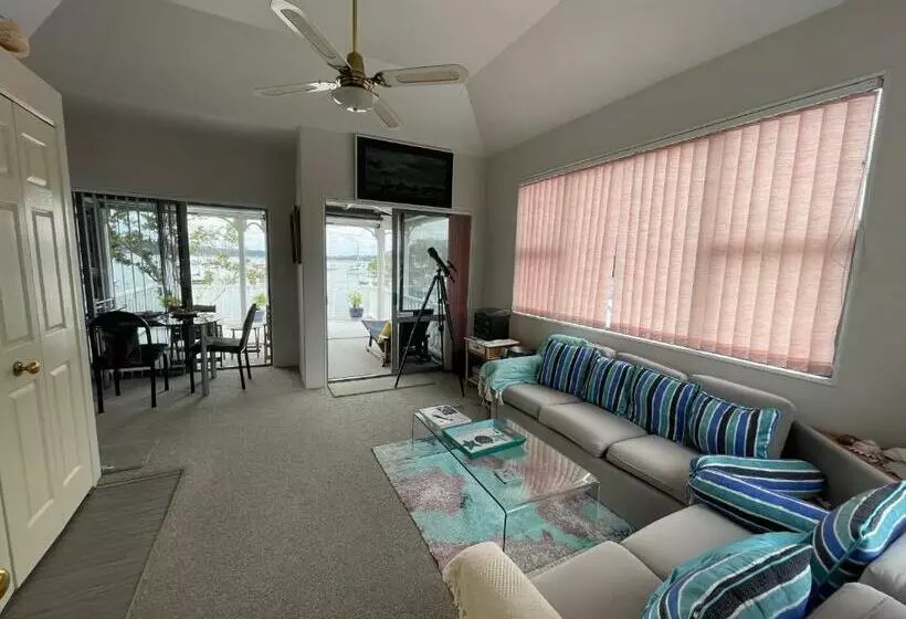 Majatalo Paradise On The Strand