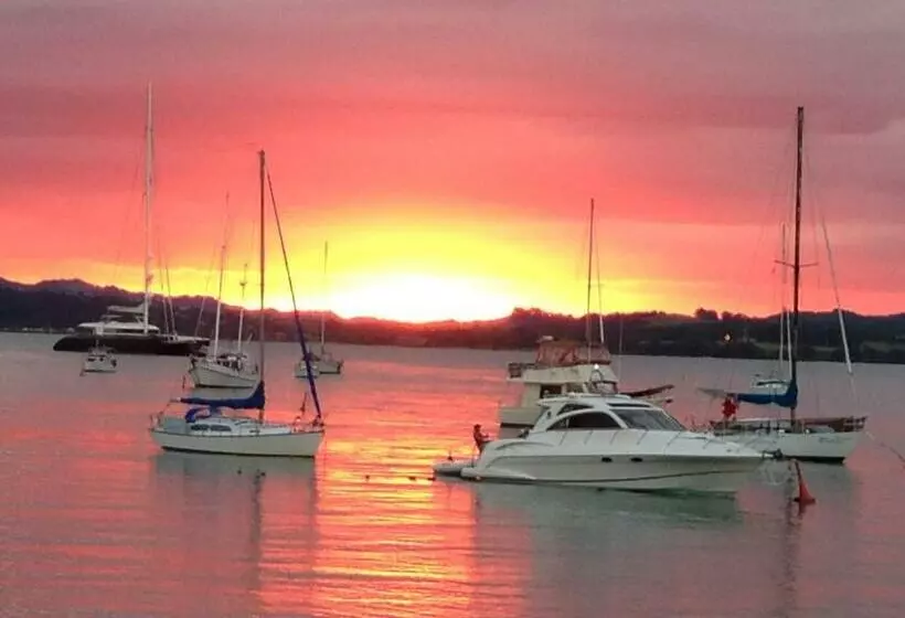 Majatalo Paradise On The Strand