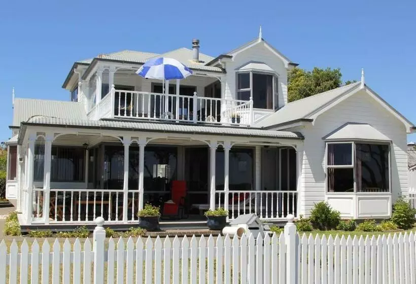 Majatalo Paradise On The Strand