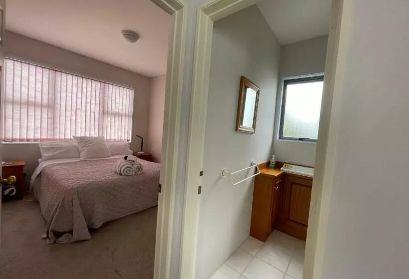 Majatalo Paradise On The Strand