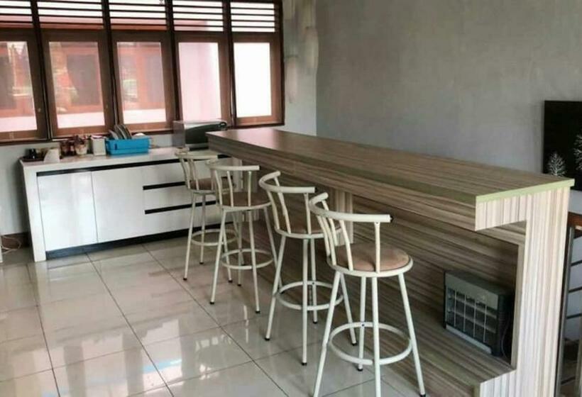 بنسيون Pondok Raphael Guesthouse