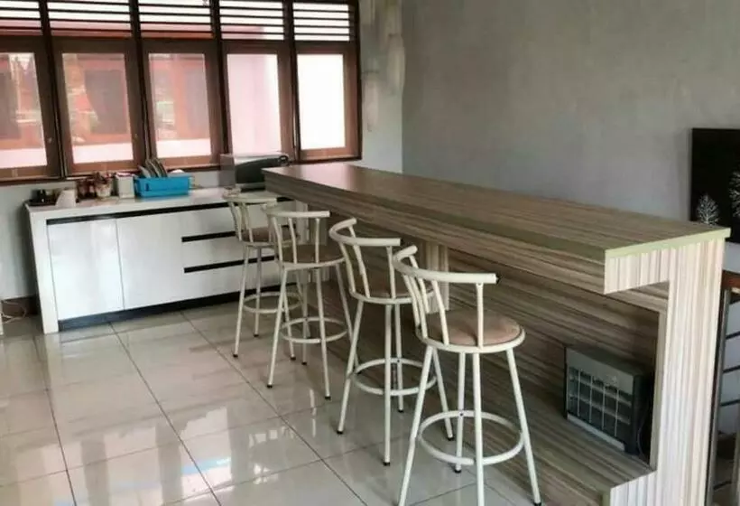 Majatalo Pondok Raphael Guesthouse