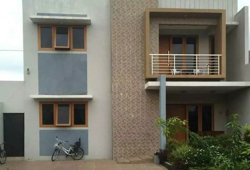 Majatalo Pondok Raphael Guesthouse