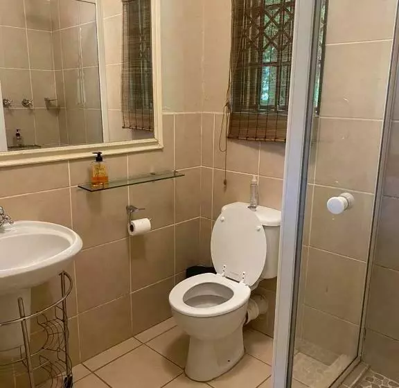 Aamiaismajoitus (B&B) Cabbage Tree Cottage