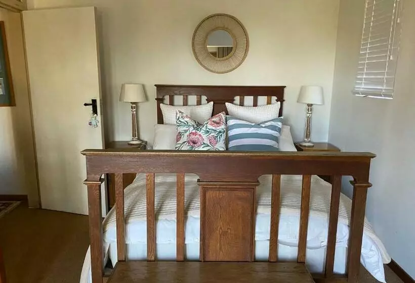 Aamiaismajoitus (B&B) Cabbage Tree Cottage