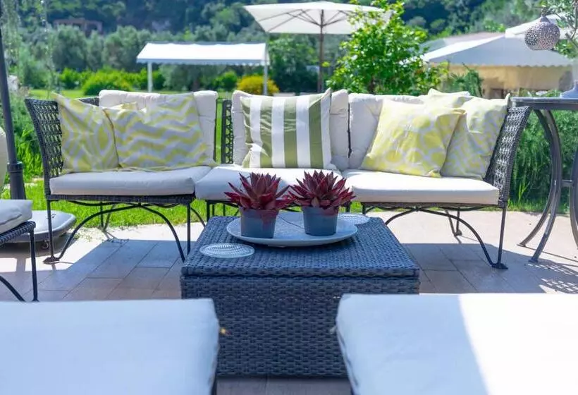 ベッドアンドブレックファースト Cantine Cipri Resort