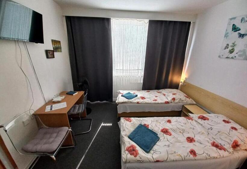 ペンション Penzión šariš