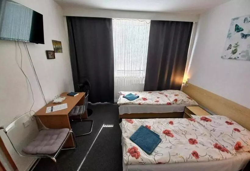 ペンション Penzión šariš