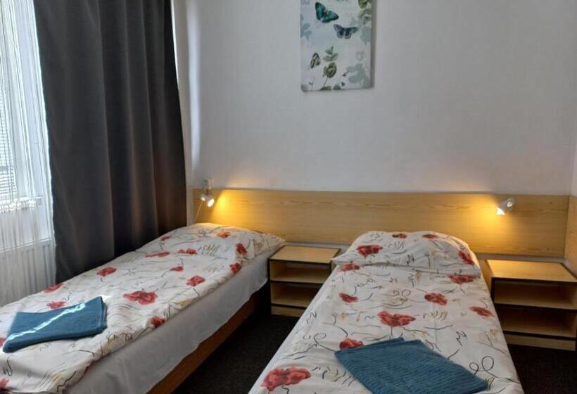 ペンション Penzión šariš