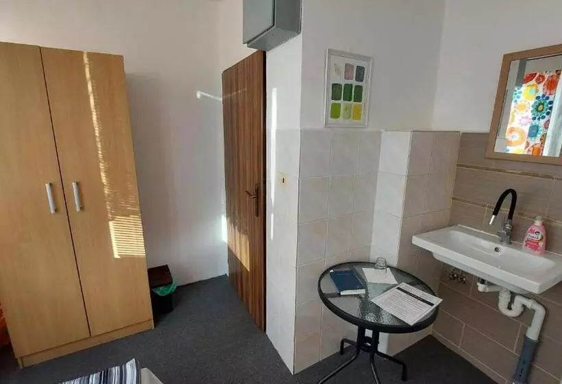 ペンション Penzión šariš