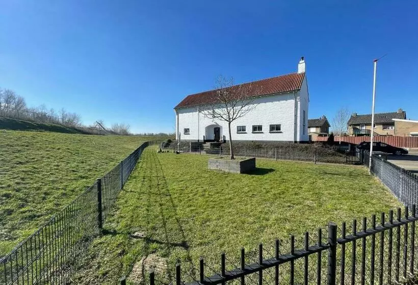 B&b Pompgebouw Aan De Rijn