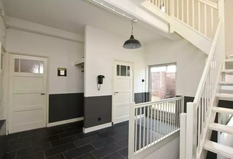 B&b Pompgebouw Aan De Rijn