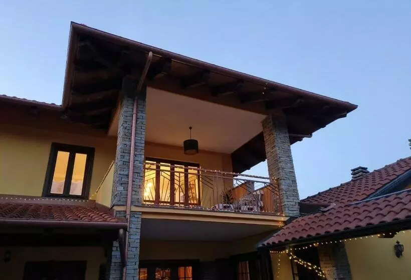 Majatalo Alla Damigiana