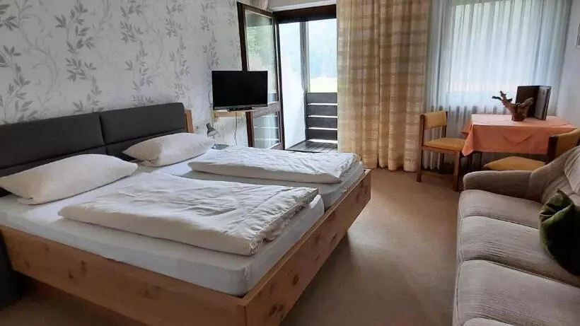 Hotelli Café Pension Krems