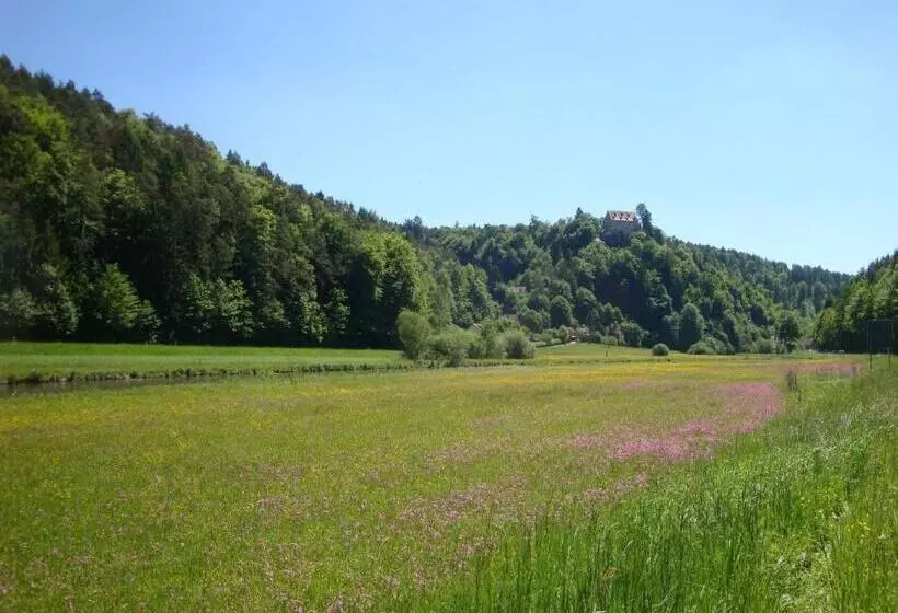 Hotelli Café Pension Krems