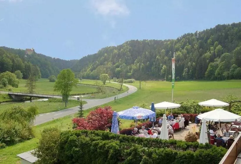 Hotelli Café Pension Krems