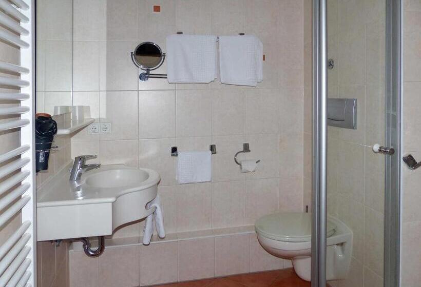 Отель Café Pension Krems