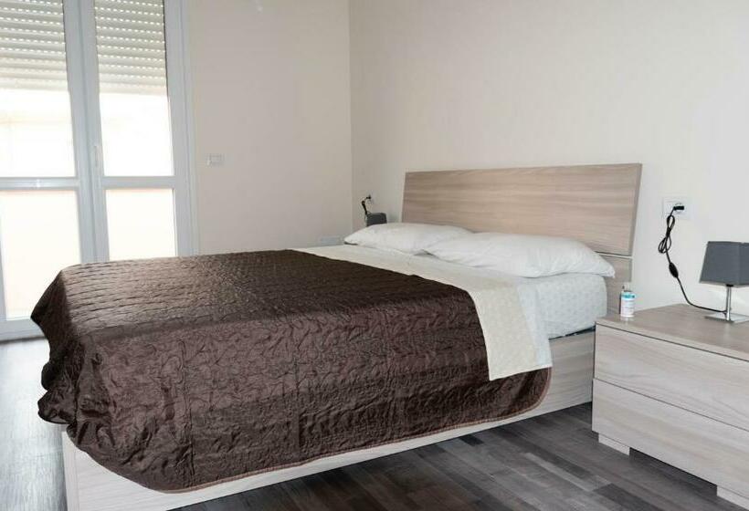 Пансион Ichnos House