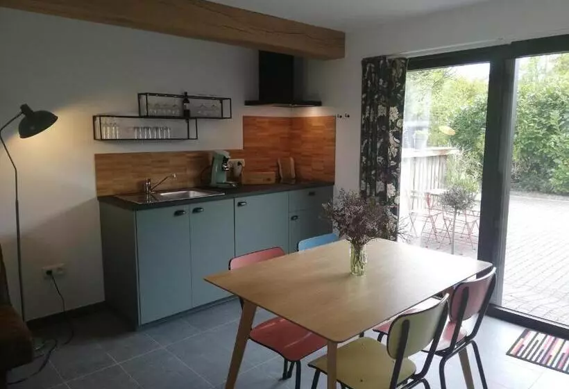 Aamiaismajoitus (B&B) Noest