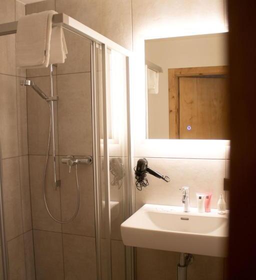 Motell Fairrooms   24h Self Check In