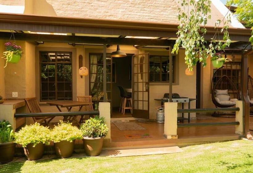 펜션 Camdeboo Place