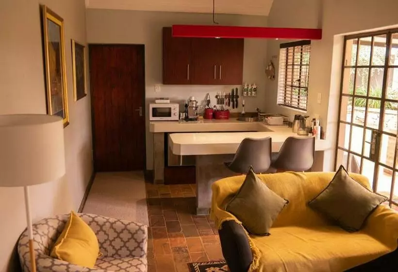 Majatalo Camdeboo Place