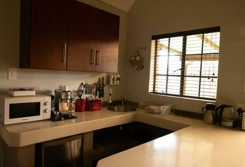 Majatalo Camdeboo Place