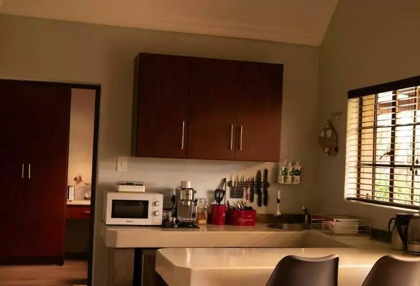 Majatalo Camdeboo Place