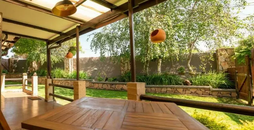 Majatalo Camdeboo Place