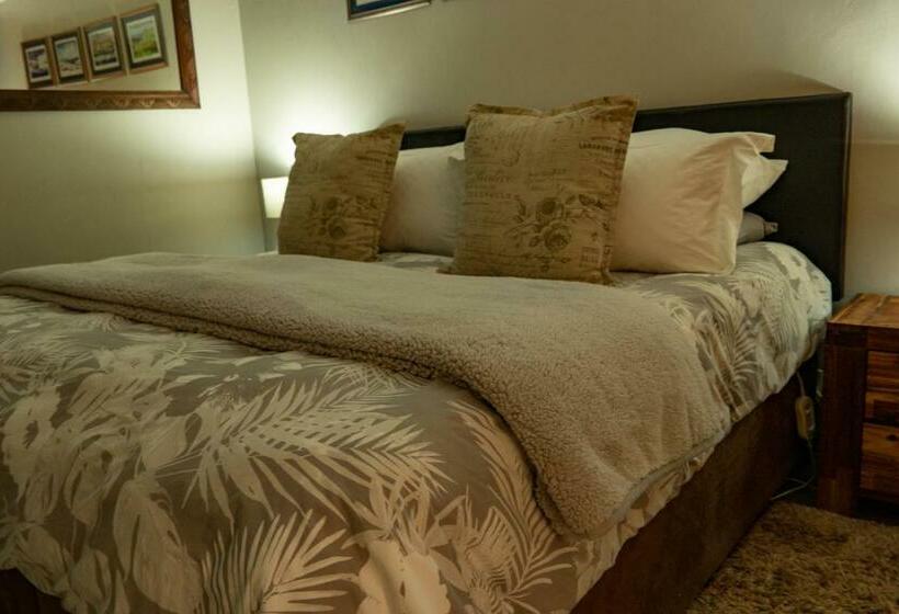 펜션 Camdeboo Place