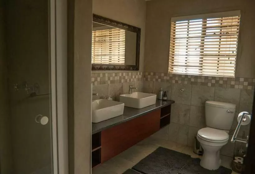 Majatalo Camdeboo Place