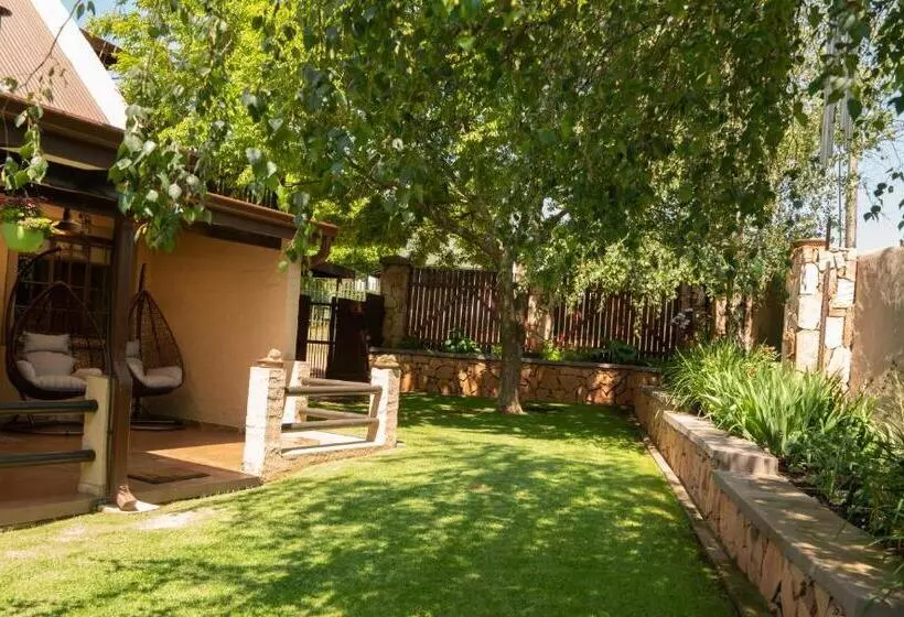 Majatalo Camdeboo Place