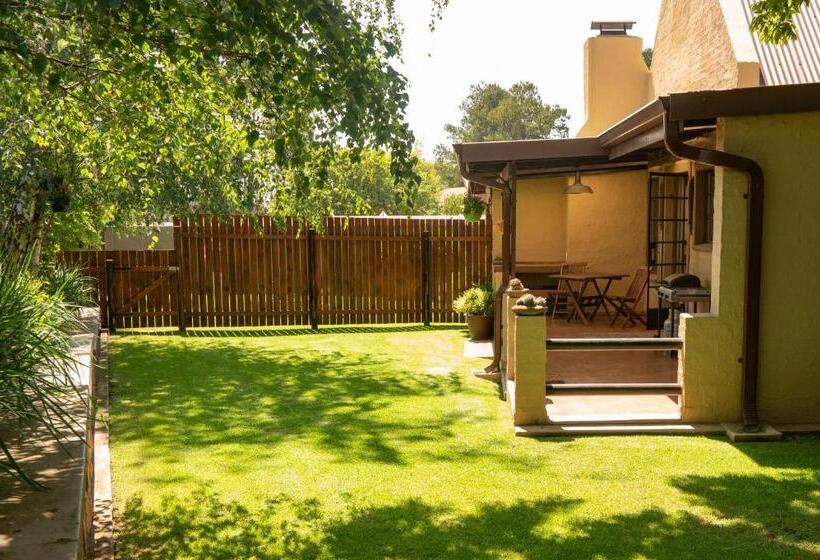 펜션 Camdeboo Place