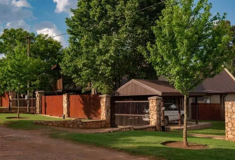 Majatalo Camdeboo Place