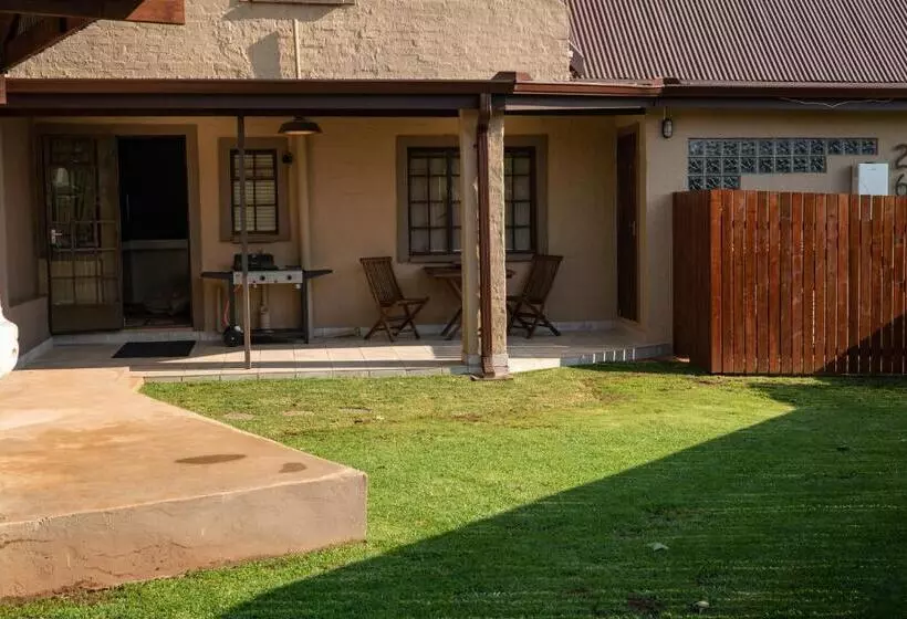 Majatalo Camdeboo Place