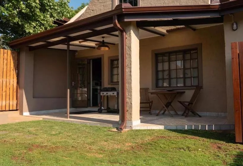 Majatalo Camdeboo Place