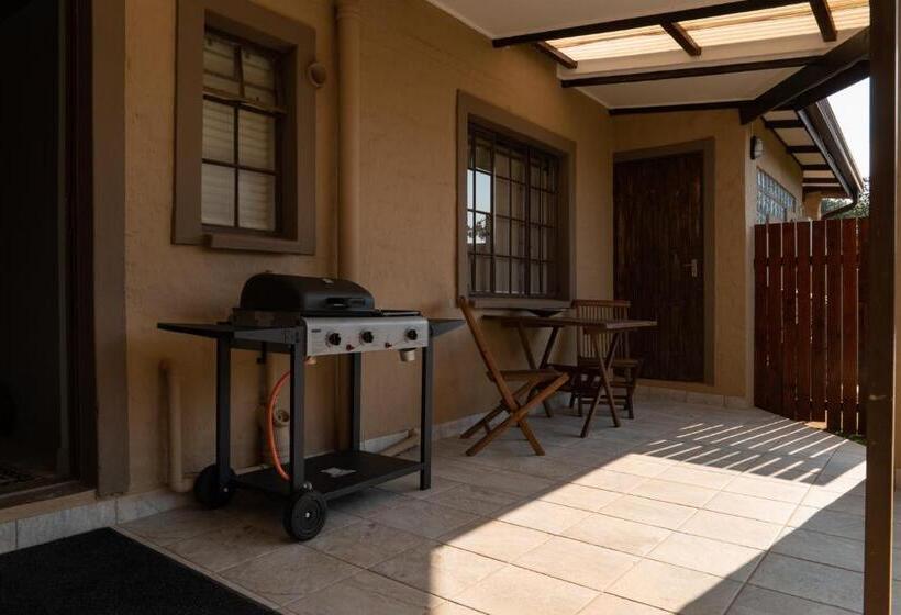 펜션 Camdeboo Place