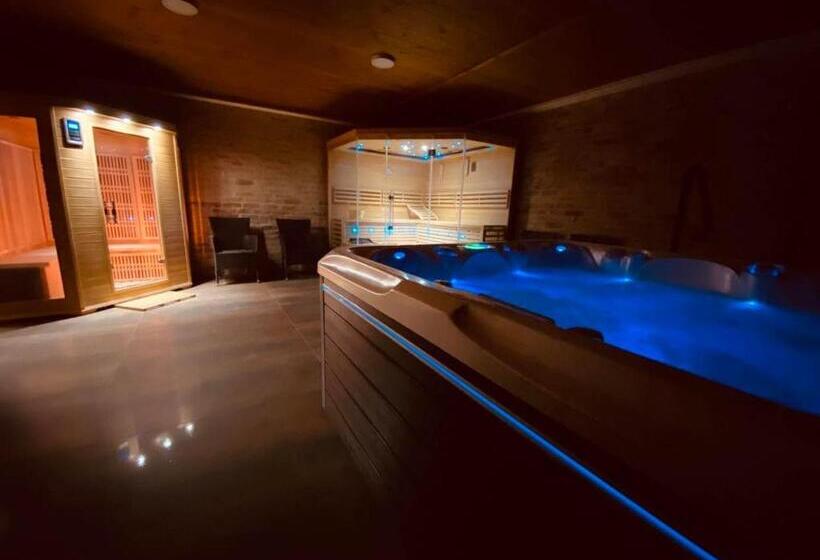 펜션 Gold Horse Vendégház