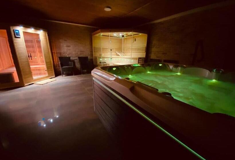 펜션 Gold Horse Vendégház