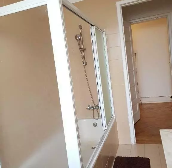 پانسیون Rose View Guest House