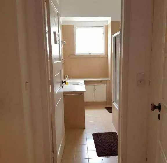 پانسیون Rose View Guest House