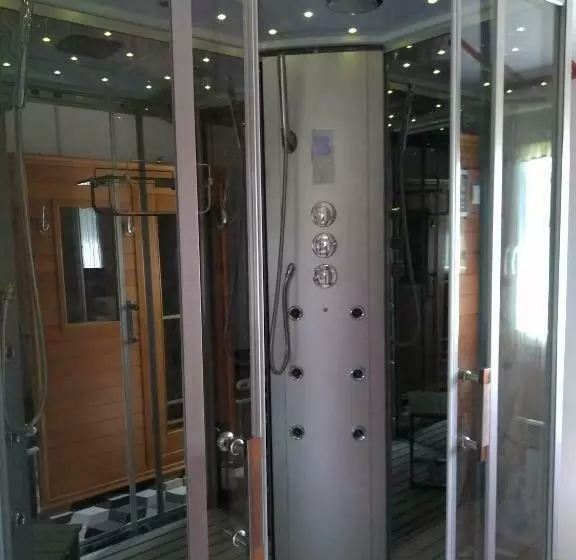 Aamiaismajoitus (B&B) Le Haut Village Chambre D Hôtes Mobi Loft Cosy Sauna ,douche ,chromothérapie